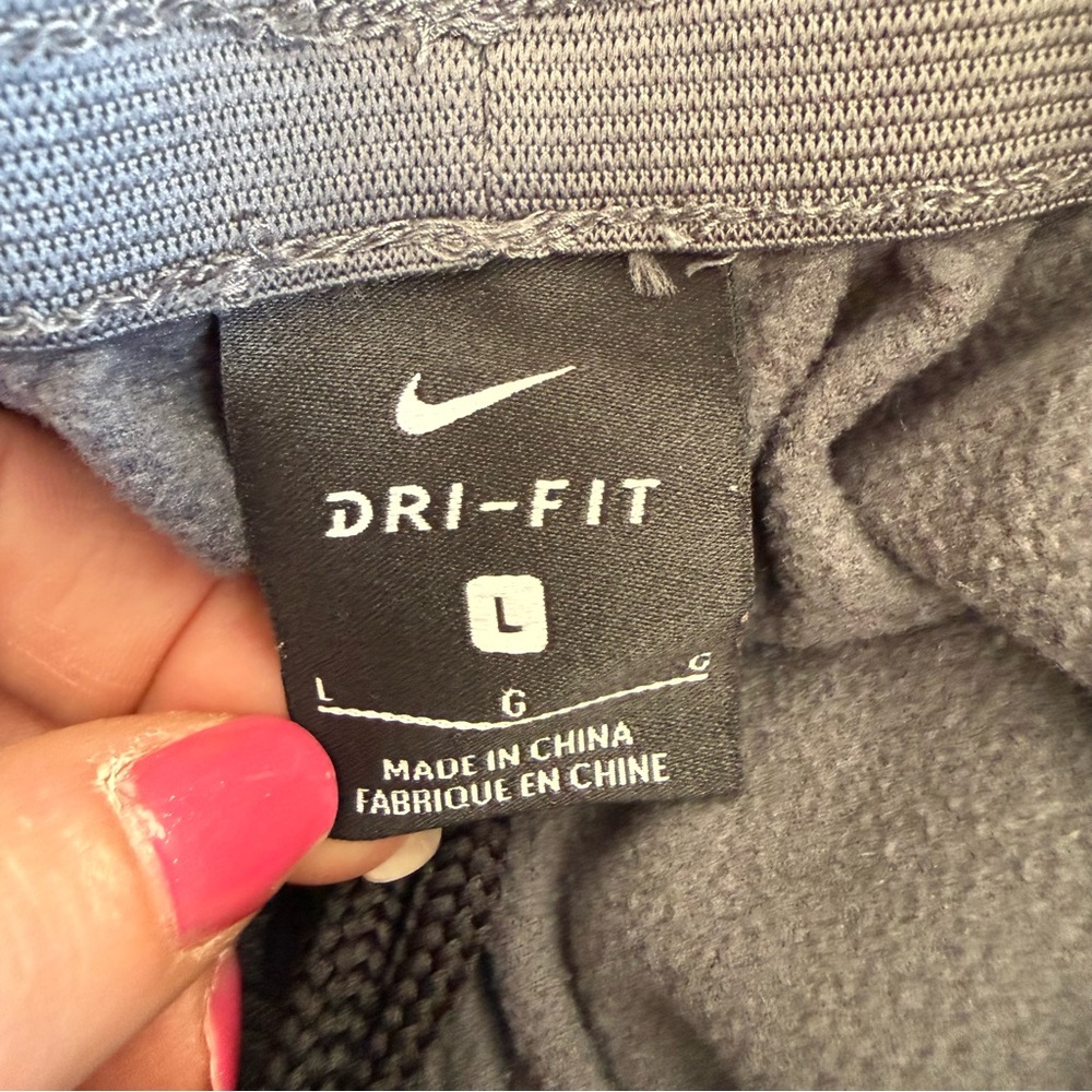 Nike Dri-FIT Therma Swoosh Tapered Basketball Athletic Sports Pants in Gray - Picture 6 of 8